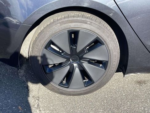 Used 2024 Tesla Model 3 Standard Range image 9