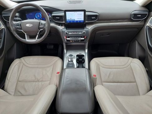 Used 2020 Ford Explorer Platinum image 3