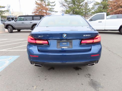 Used 2021 BMW 530i xDrive w/ Premium Package image 6