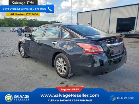 Used 2015 Nissan Altima 2.5 S w/ Sport Value Package FWD image 3