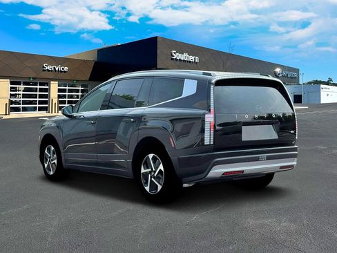 New 2026 Hyundai Ioniq 9 SE image 5