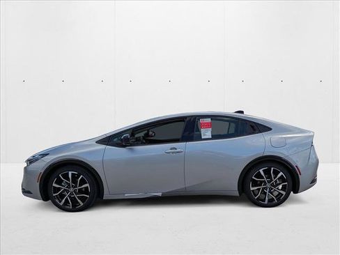 New 2026 Toyota Prius Plug-In Hybrid FWD image 5