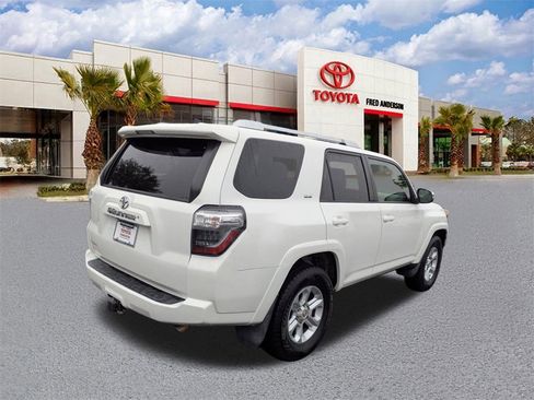 Used 2017 Toyota 4Runner SR5 Premium image 5