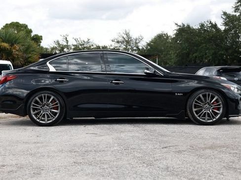 Used 2018 INFINITI Q50 Red Sport 400 w/ Sensory Package (Sport) RWD image 16