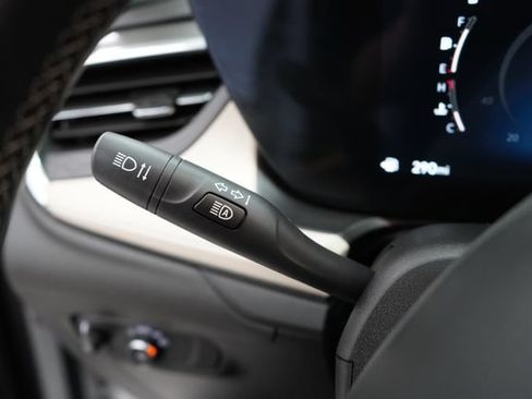 Used 2024 Buick Encore GX Avenir w/ Avenir Convenience Package AWD/4WD image 19