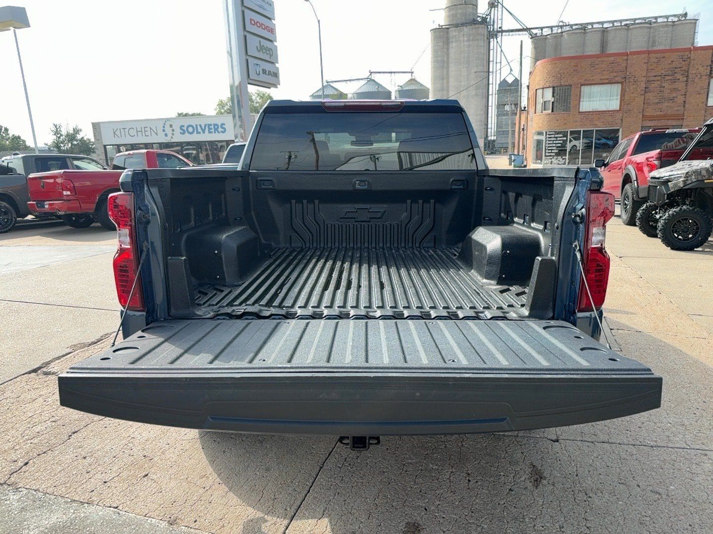 Used 2024 Chevrolet Silverado 1500 LT AWD/4WD image 8