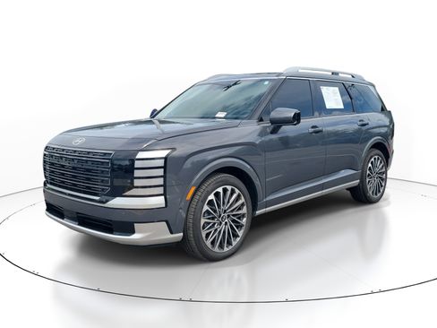 Used 2026 Hyundai Palisade Calligraphy FWD image 3