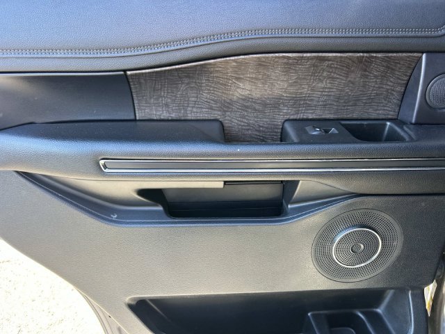 Certified 2021 Ford Expedition Limited RWD image 17