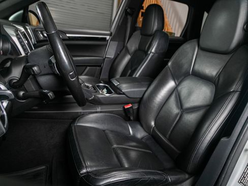 Used 2012 Porsche Cayenne image 6