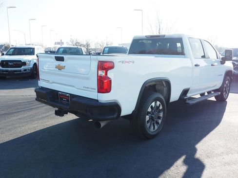 Used 2022 Chevrolet Silverado 2500 Custom w/ Custom Value Package image 5