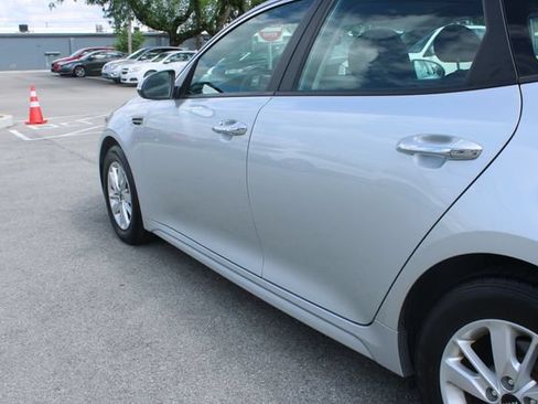Used 2018 Kia Optima LX FWD image 43
