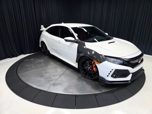 Used 2018 Honda Civic Type R image 62