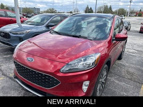 Used 2022 Ford Escape Titanium w/ Class II Trailer Tow Package image 1