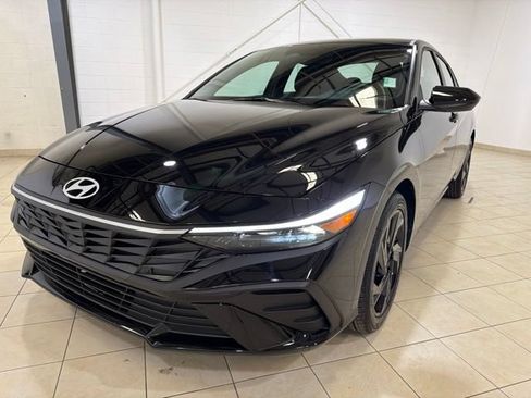 Used 2026 Hyundai Elantra Sport FWD image 2