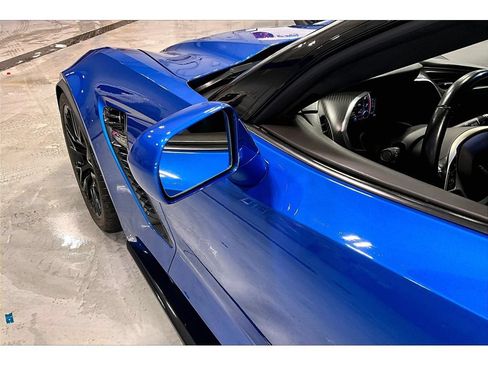 Used 2015 Chevrolet Corvette Z06 w/ 3LZ Preferred Equipment Group RWD image 29