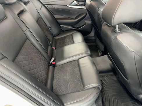 Used 2017 Nissan Maxima SR w/ Midnight Edition image 29