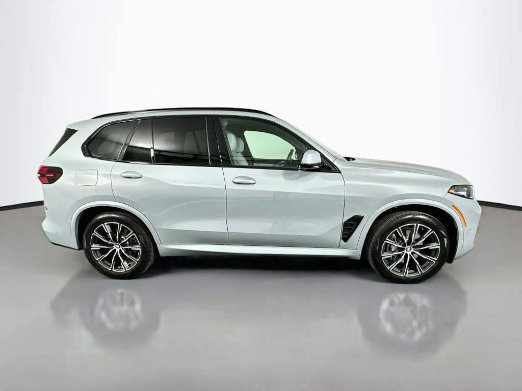 Certified 2024 BMW X5 sDrive40i w/ M Sport Package RWD image 4