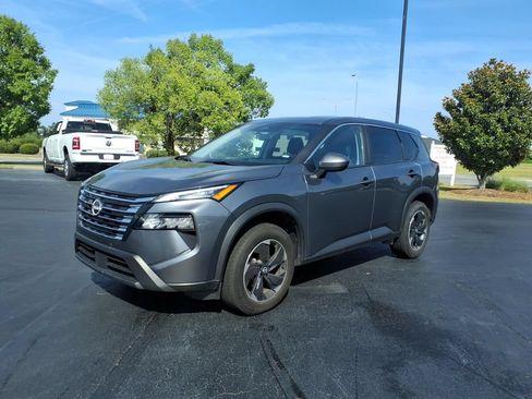 Used 2024 Nissan Rogue SV AWD/4WD image 7