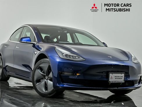 Used 2020 Tesla Model 3 Standard Range Plus RWD image 1