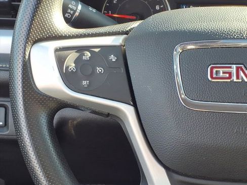 Used 2023 GMC Acadia SLE w/ Driver Convenience Package image 17