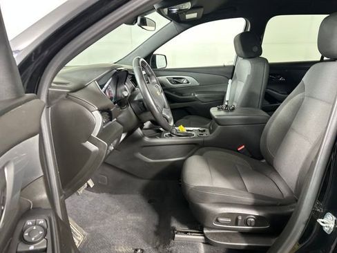 Used 2022 Chevrolet Traverse LT FWD image 11