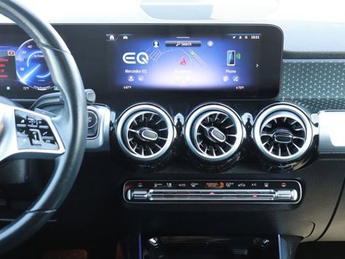 Used 2024 Mercedes-Benz EQB 250+ image 16