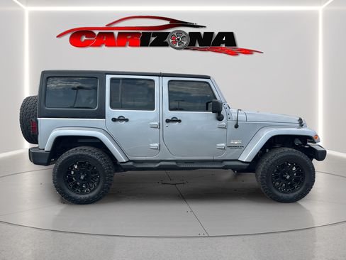 Used 2013 Jeep Wrangler Unlimited Sahara w/ Connectivity Group AWD/4WD image 4