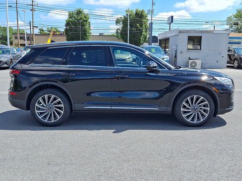 Used 2023 Lincoln Corsair Reserve w/ Equipment Group 201A AWD/4WD image 4