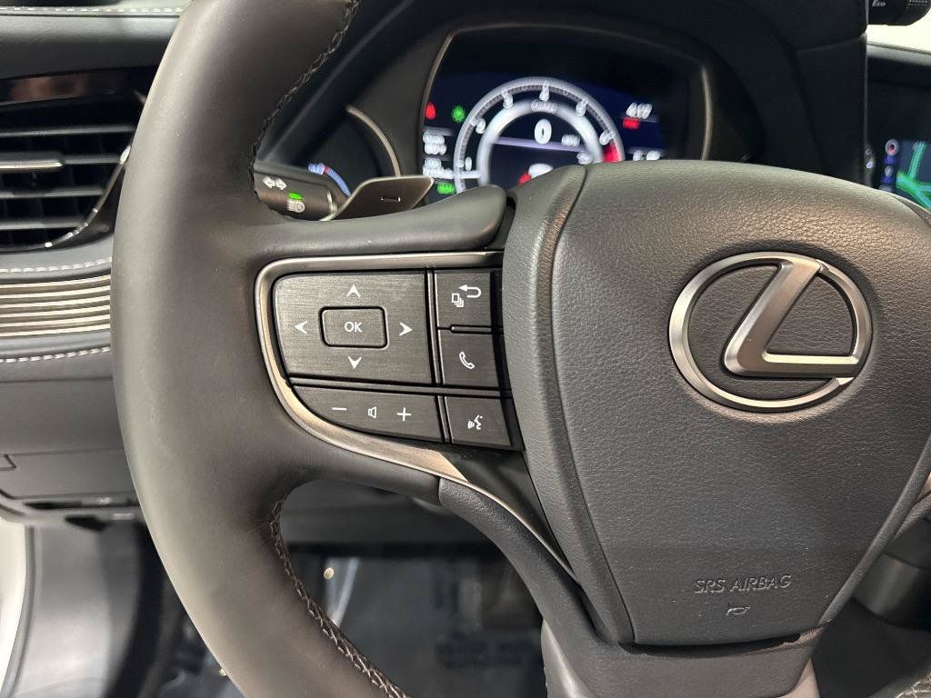 Used 2018 Lexus LS 500 w/ Accessory Package (Z1) RWD image 42