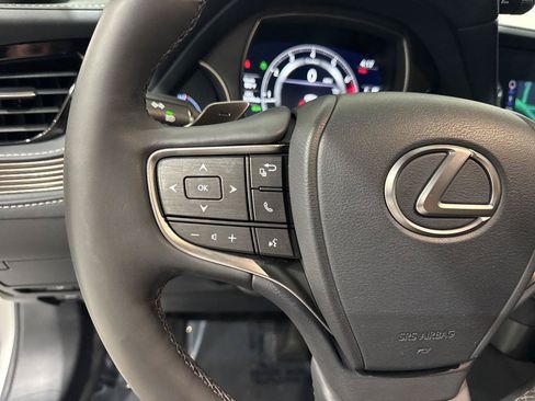 Used 2018 Lexus LS 500 w/ Accessory Package (Z1) RWD image 42