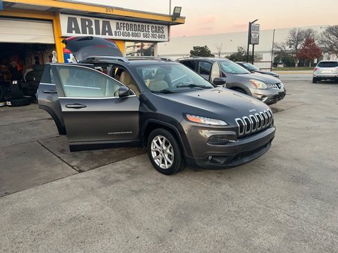 Used 2015 Jeep Cherokee Latitude FWD image 7