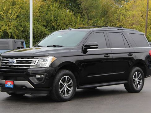 Used 2020 Ford Expedition XLT image 3