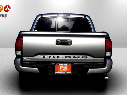 Used 2020 Toyota Tacoma SR image 6