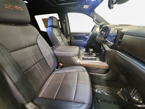 Certified 2025 Chevrolet Silverado 1500 High Country image 25