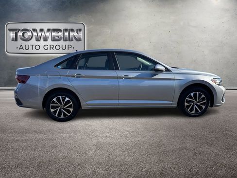 Used 2024 Volkswagen Jetta S image 3