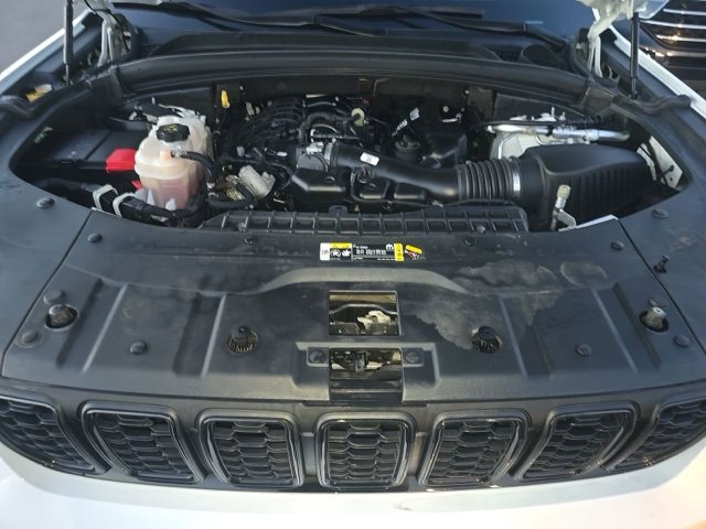 Used 2023 Jeep Grand Cherokee L Laredo AWD/4WD image 18