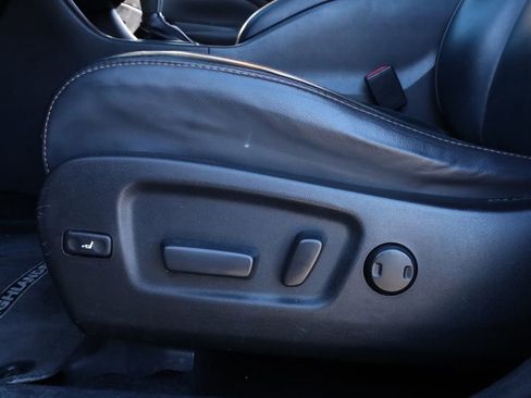 Used 2016 Toyota Highlander XLE image 19