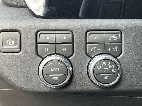 New 2026 GMC Sierra 2500 SLT AWD/4WD image 18