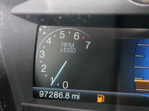 Used 2015 Ford Explorer XLT w/ Equipment Group 202A image 32