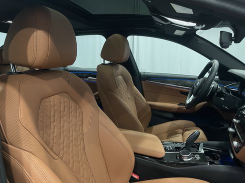 Certified 2023 BMW 530e xDrive w/ Convenience Package image 15