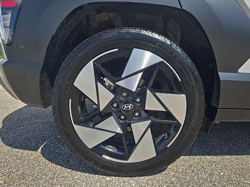 Used 2024 Hyundai Kona Limited FWD image 28