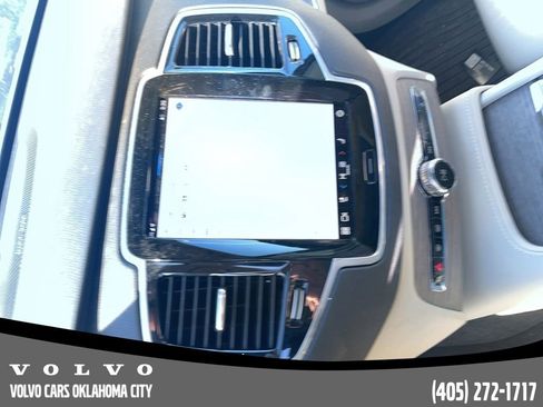 Certified 2023 Volvo XC90 B5 Plus image 11