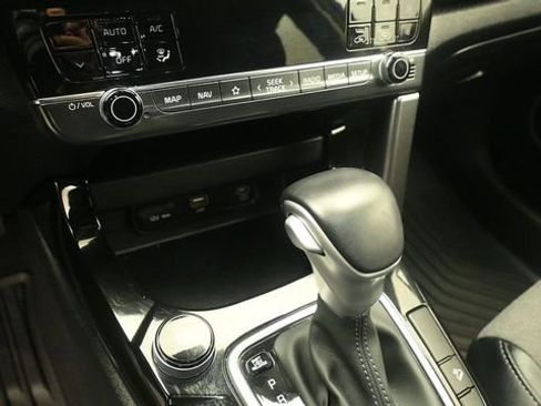 Used 2024 Kia Seltos S FWD image 19