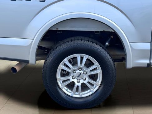 Used 2017 Ford F150 Lariat image 41