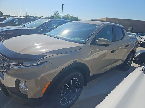 Used 2023 Hyundai Santa Cruz SEL w/ Launch Package AWD/4WD image 3