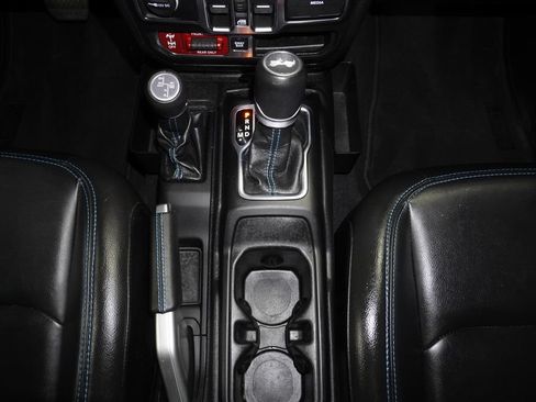 Used 2022 Jeep Wrangler Unlimited Rubicon 4xe w/ Dual Top Group AWD/4WD image 19