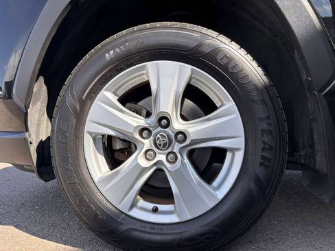 Used 2021 Toyota RAV4 XLE image 27