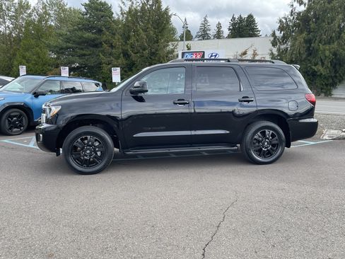 Used 2018 Toyota Sequoia TRD Sport AWD/4WD image 2