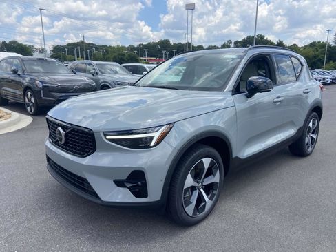 New 2026 Volvo XC40 B5 Plus w/ Protection Package Premier image 3