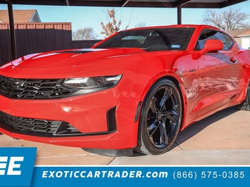 Used 2020 Chevrolet Camaro LT image 1